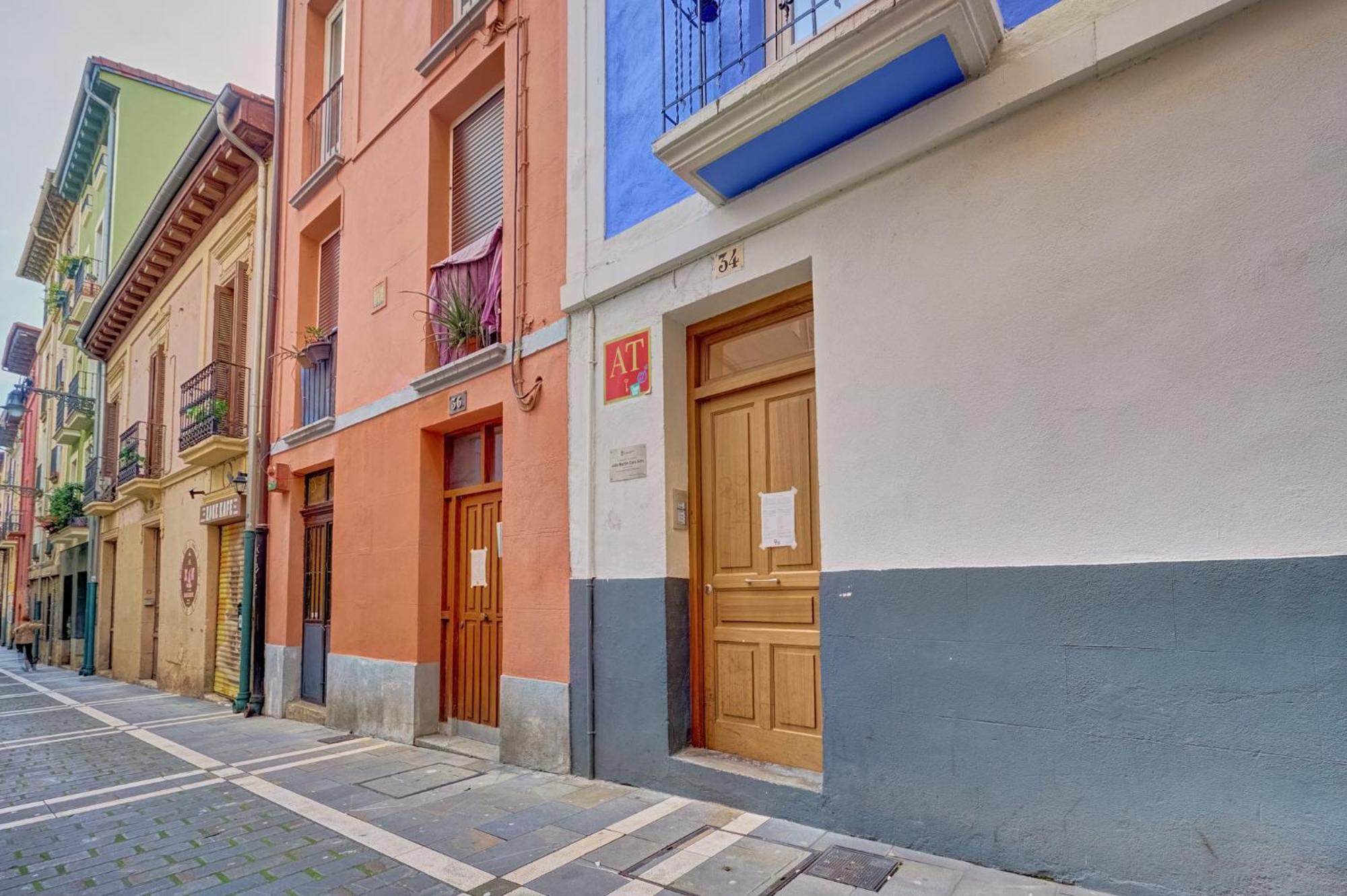 Zure Etxea By Clabao Apartment Pamplona Bagian luar foto
